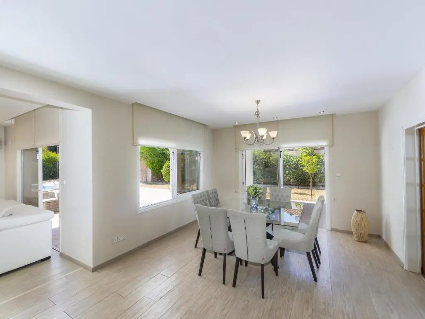 Meneou Seaside Mansion 7