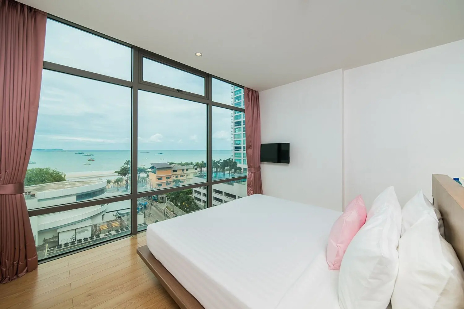 Seven Zea Chic Hotel