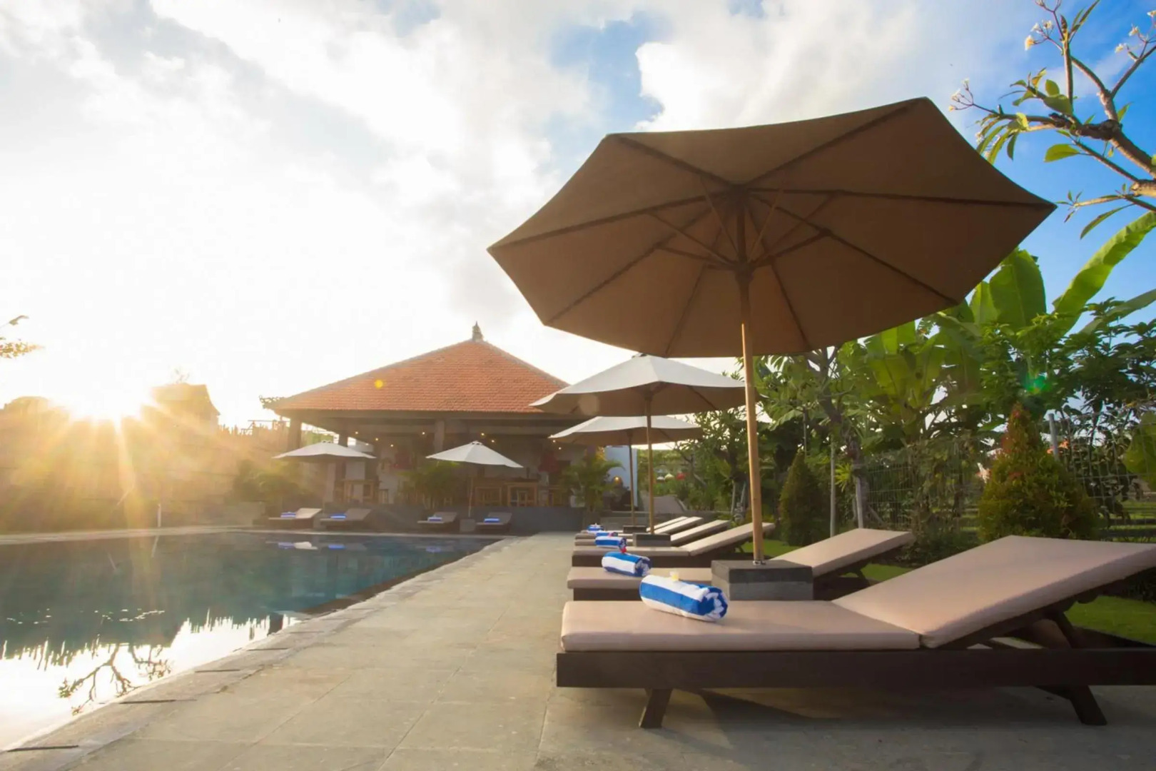 RedDoorz @ Nelayan Canggu