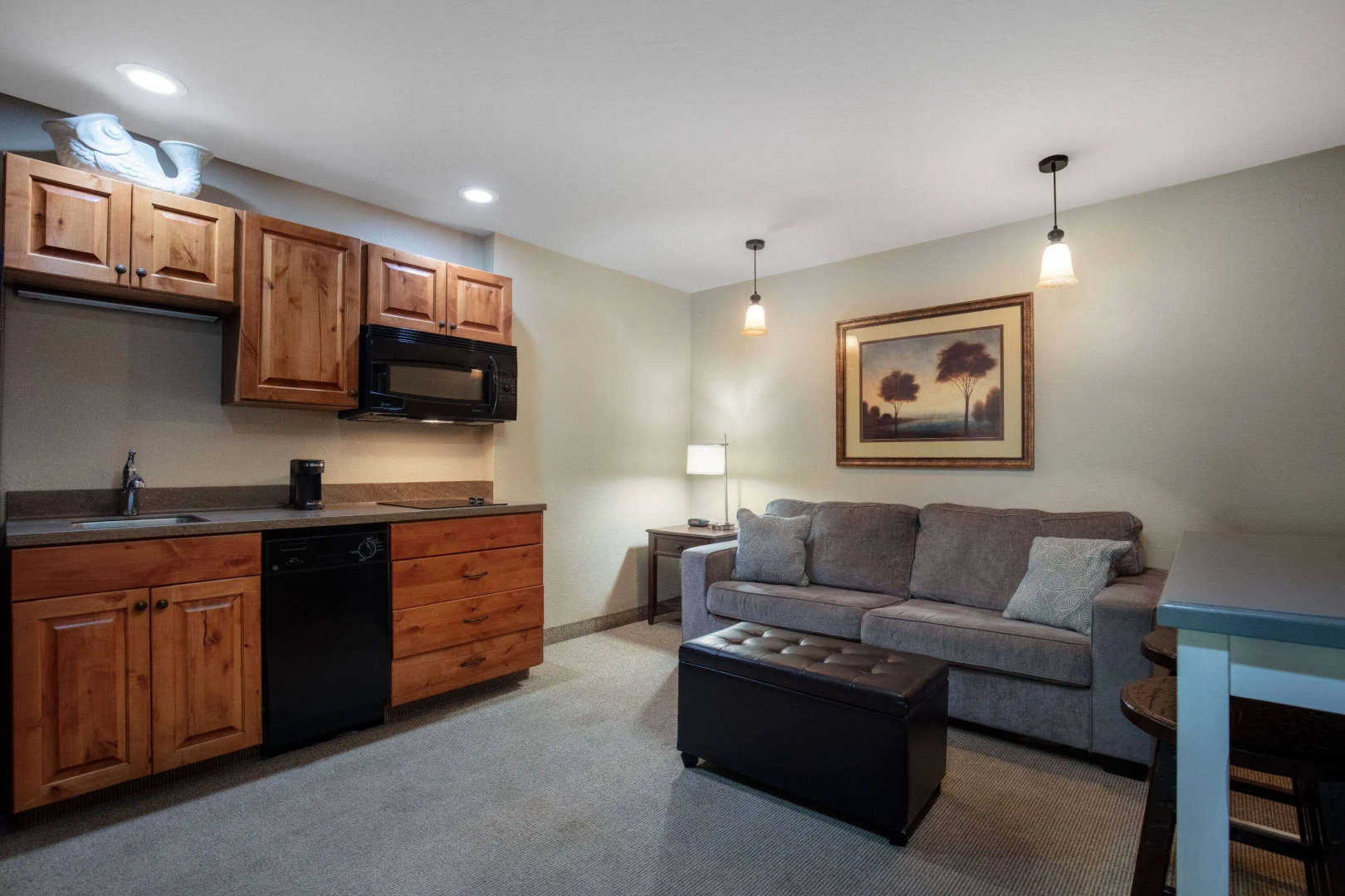 Super 8 By Wyndham St. Regis