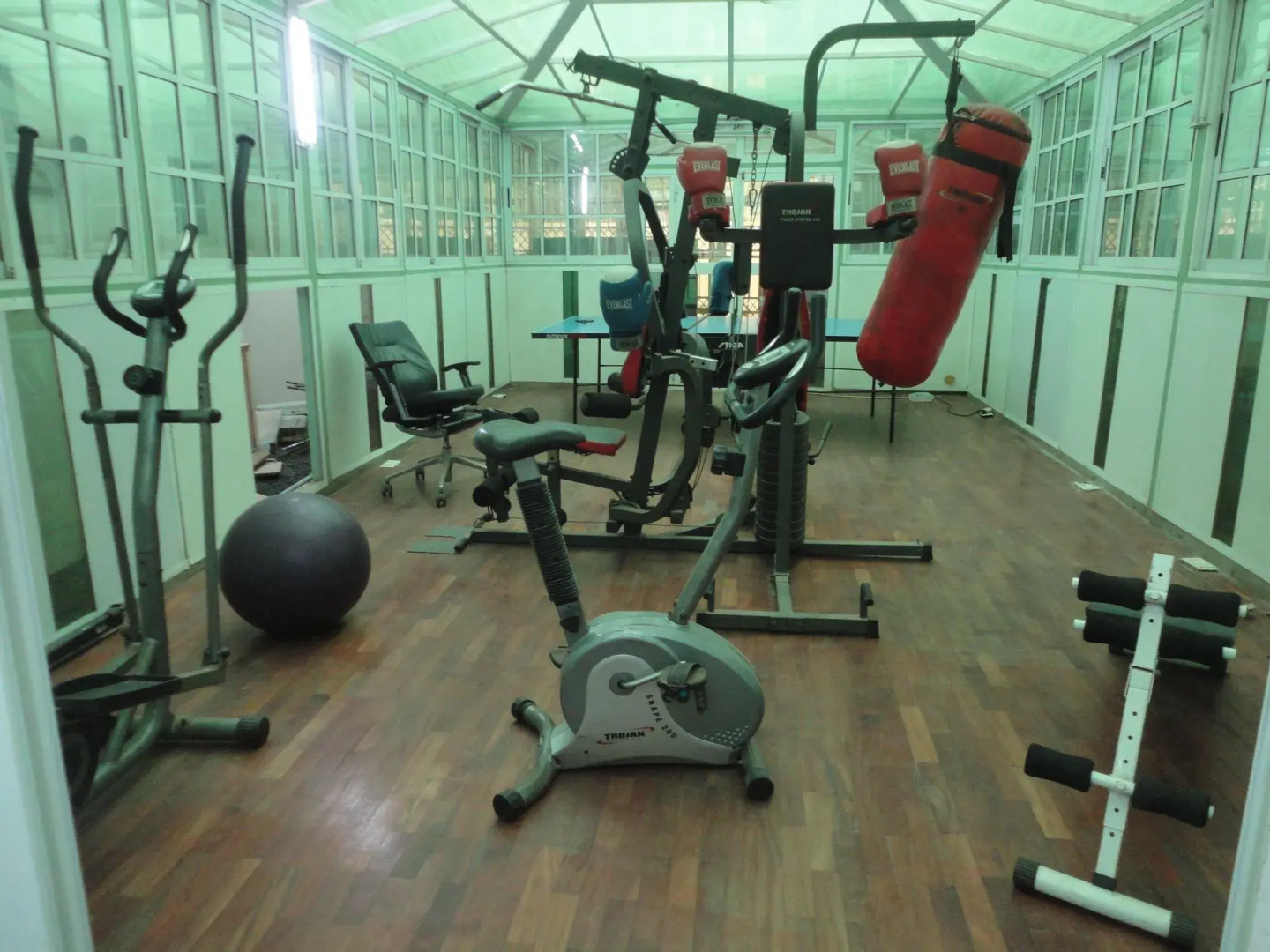 SDM Tavern and Suites