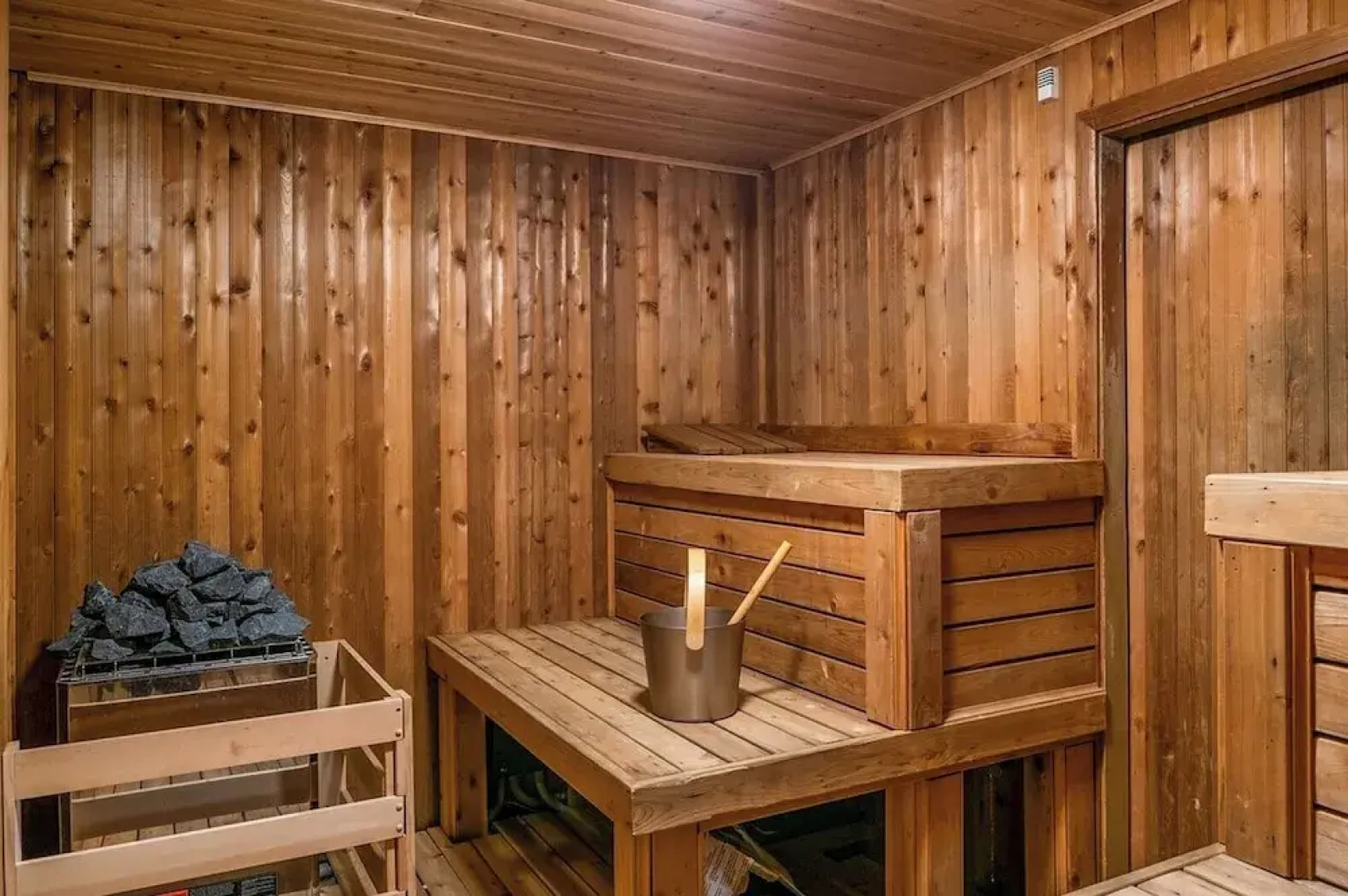 Modern Home Between Seattle, Tacoma & SEA Airport
