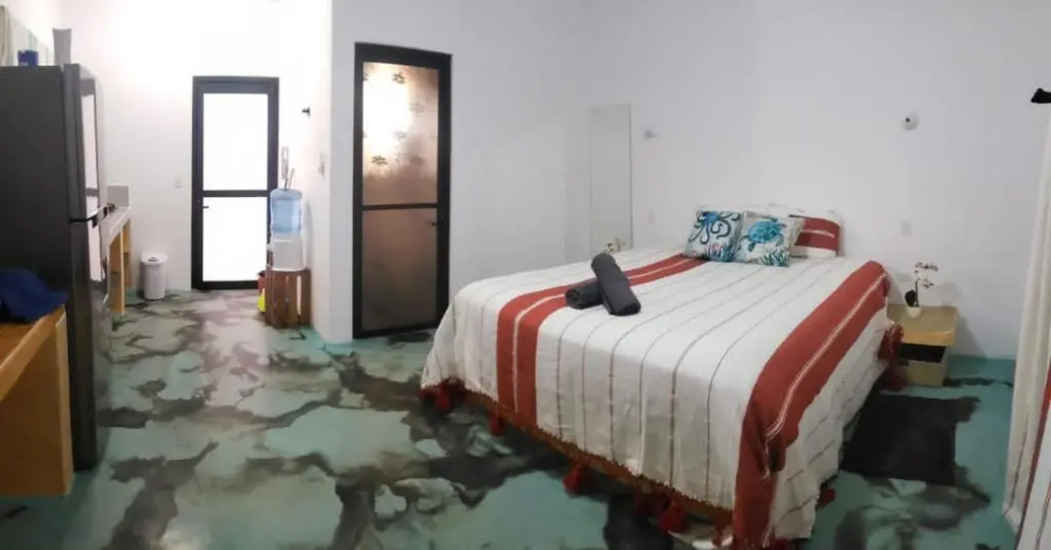 Casa Arrecife - Cozy Suite, Fast Wifi & Balcony! Beach is steps away!