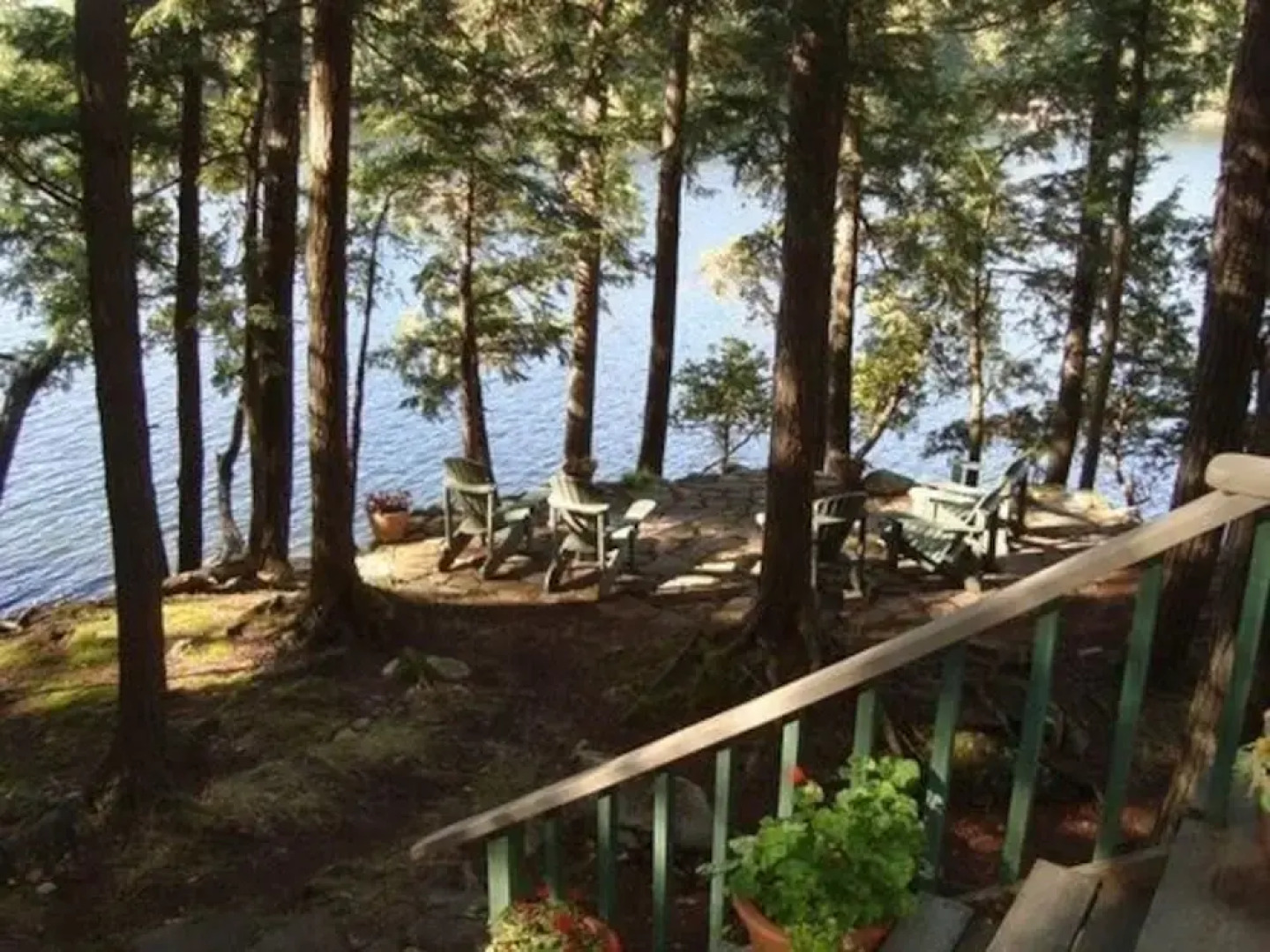 Westview~Beautiful 3 bedroom 1 bath cottage on Lake Rosseau
