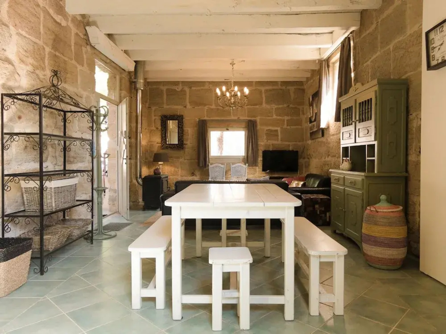 Lush Mansion in Lacapelle-marival With Jacuzzi