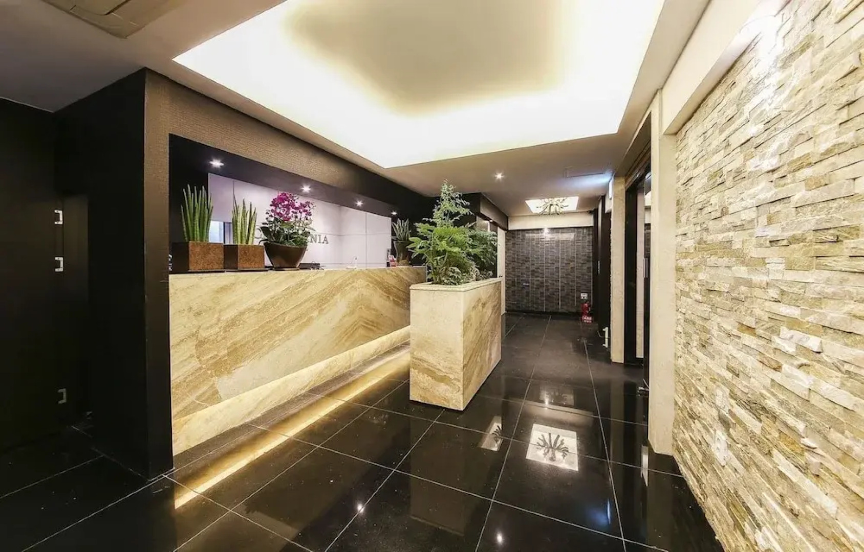 California Hotel