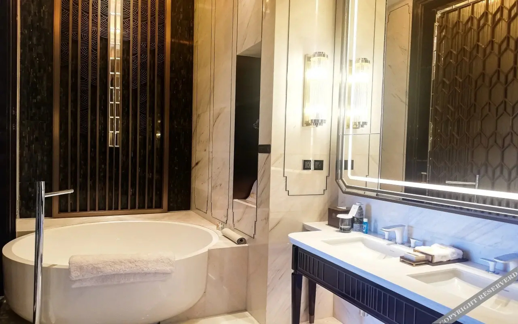 Holiday Palace Resort And Casino