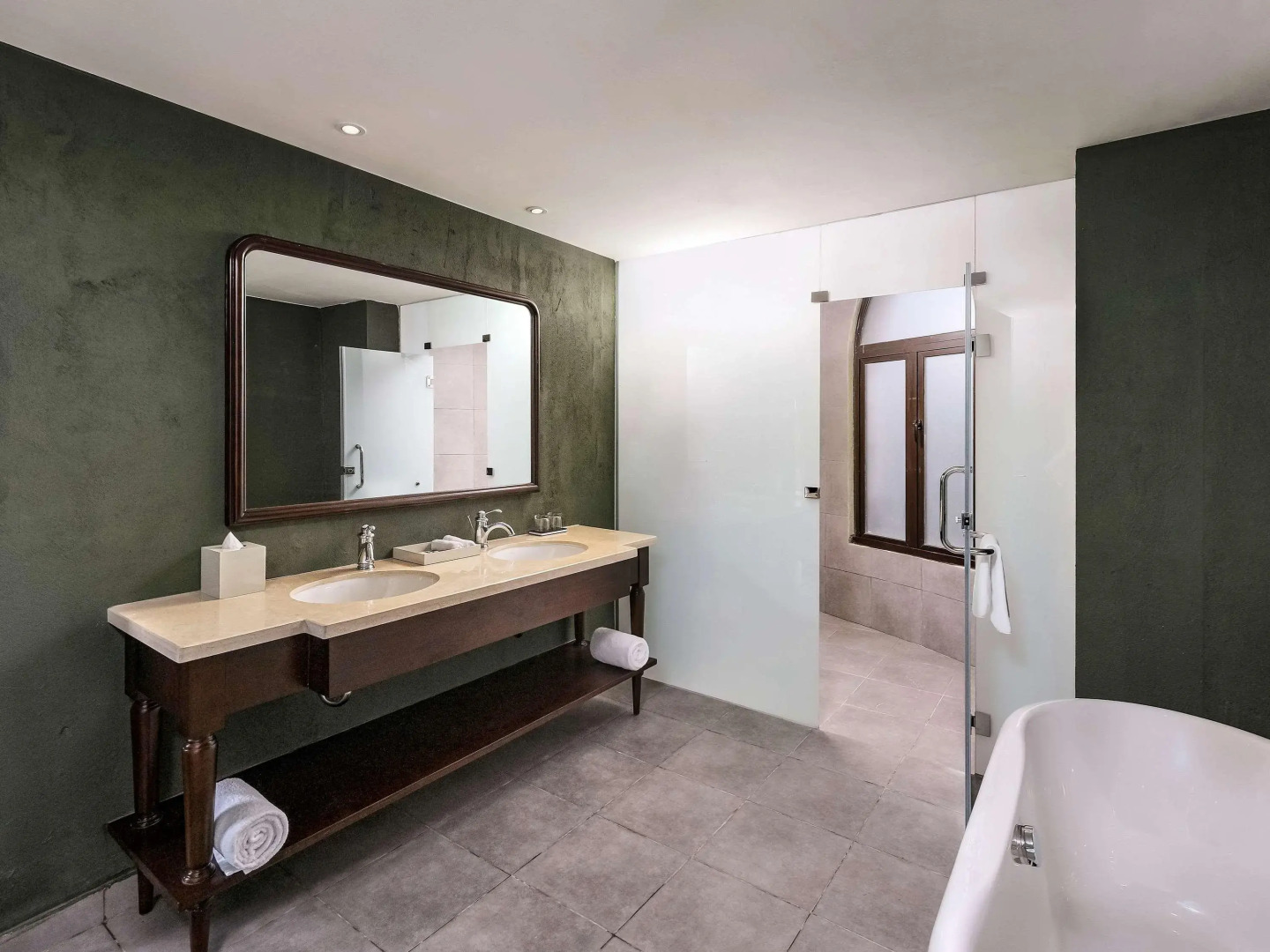 Mercure Danang French Village Bana Hills