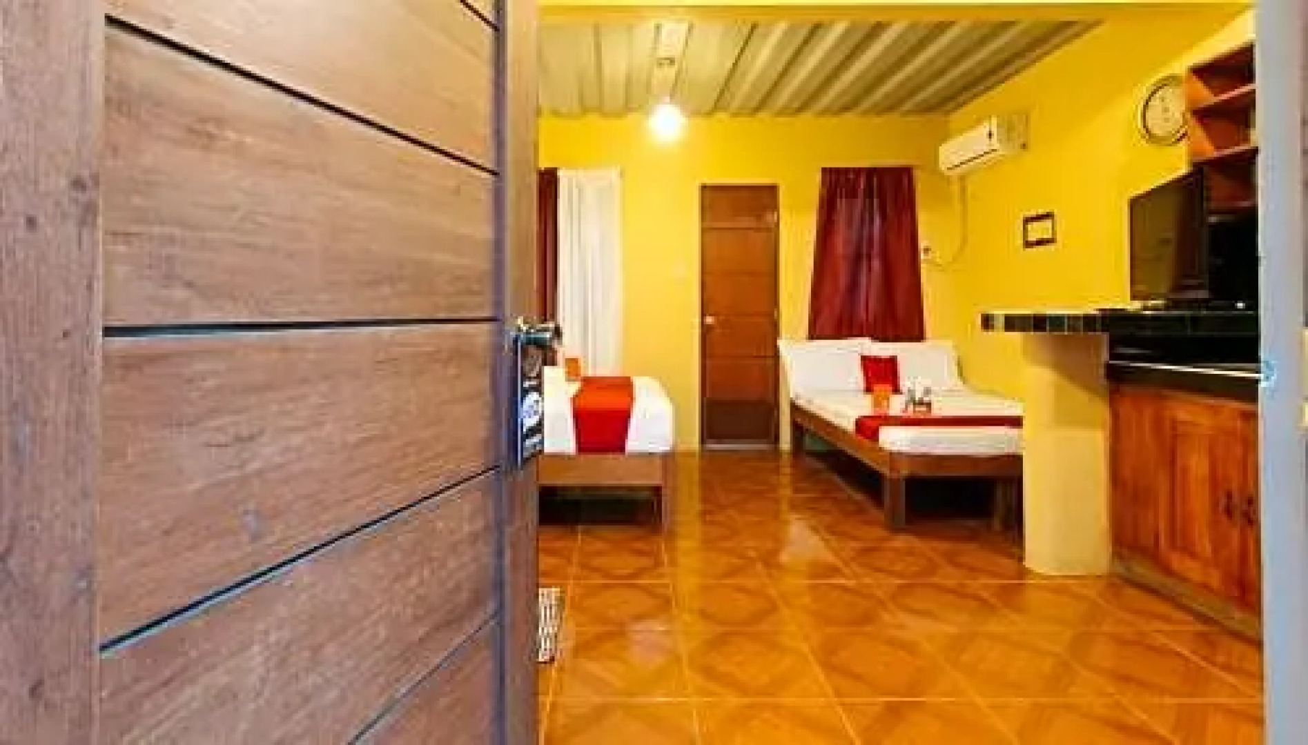 RedDoorz Plus @ Malabag Silang