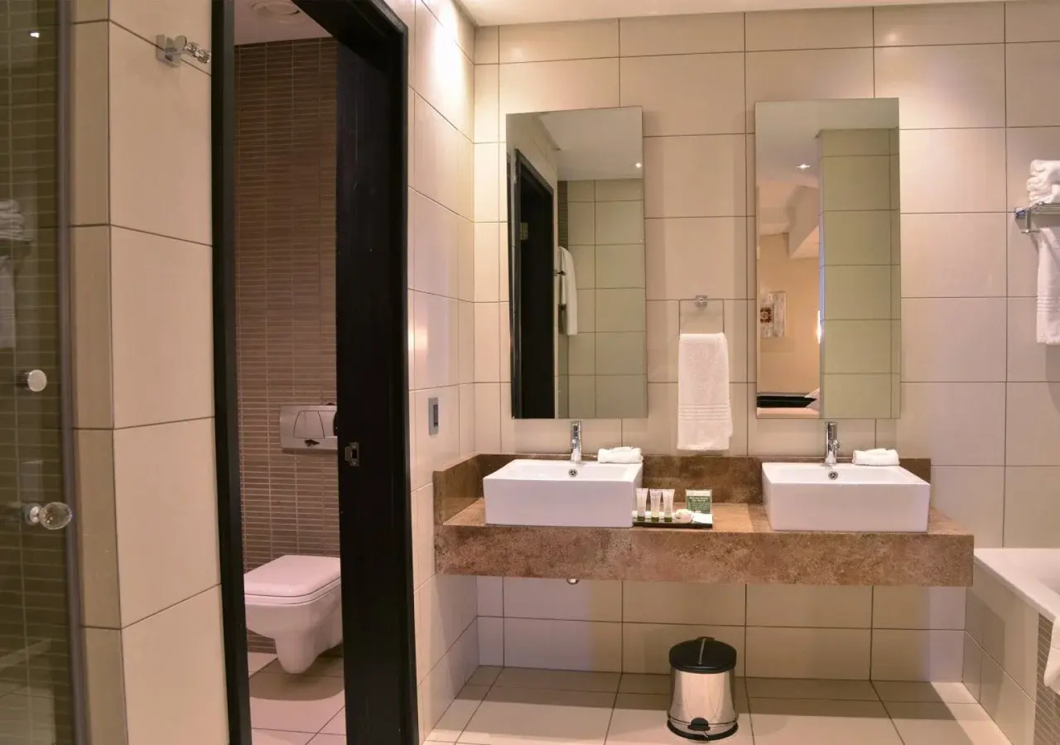 Premier Hotel OR Tambo