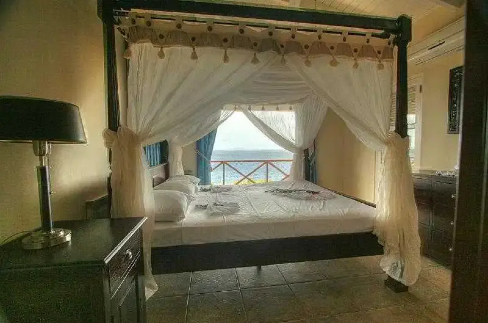 Bonaire Luxury Suites by VRHost