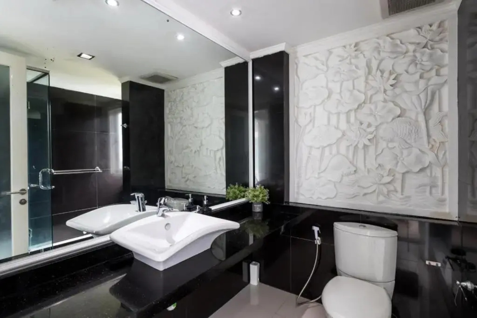 TJ White Villa 670m2 with Private Pool and Outstanding View by GLOBALSTAY