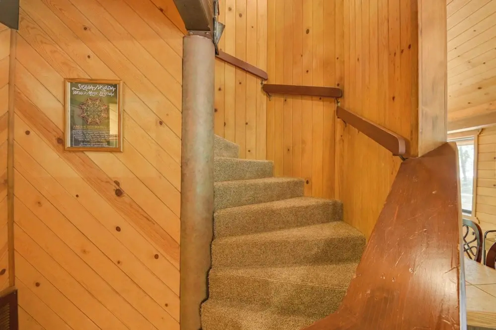 Welcoming Cole Ridge Chalet in Kelseyville!