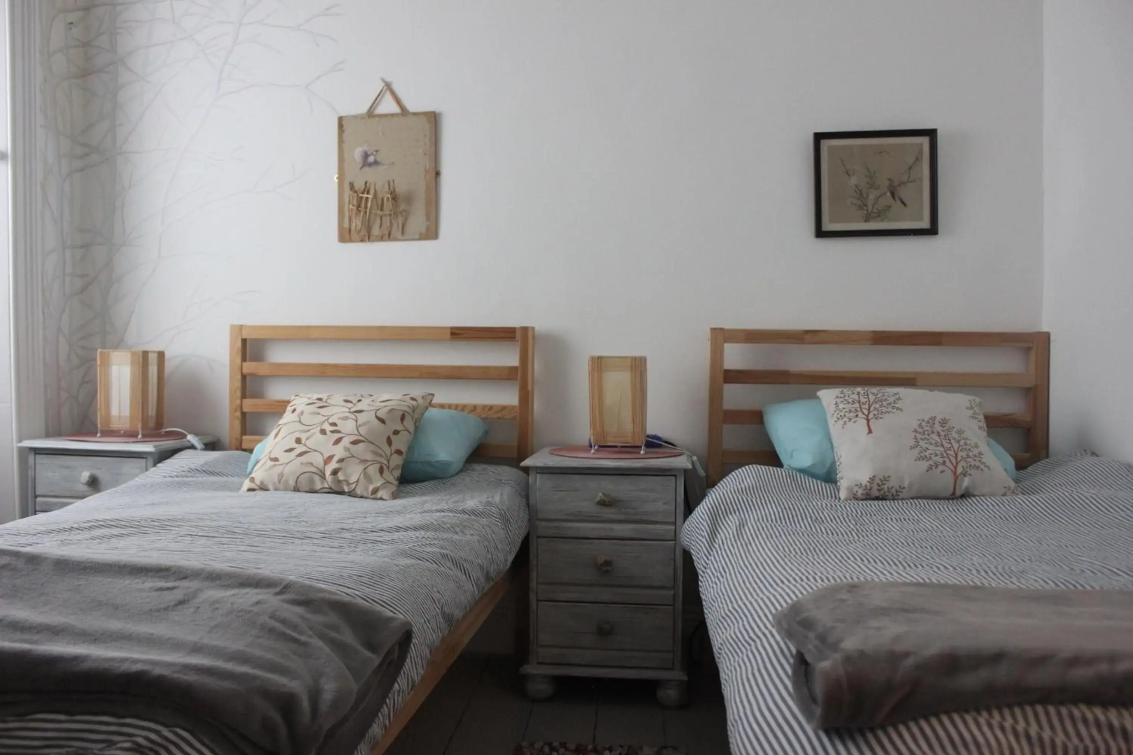 Johnston House: Historic Village Retreat