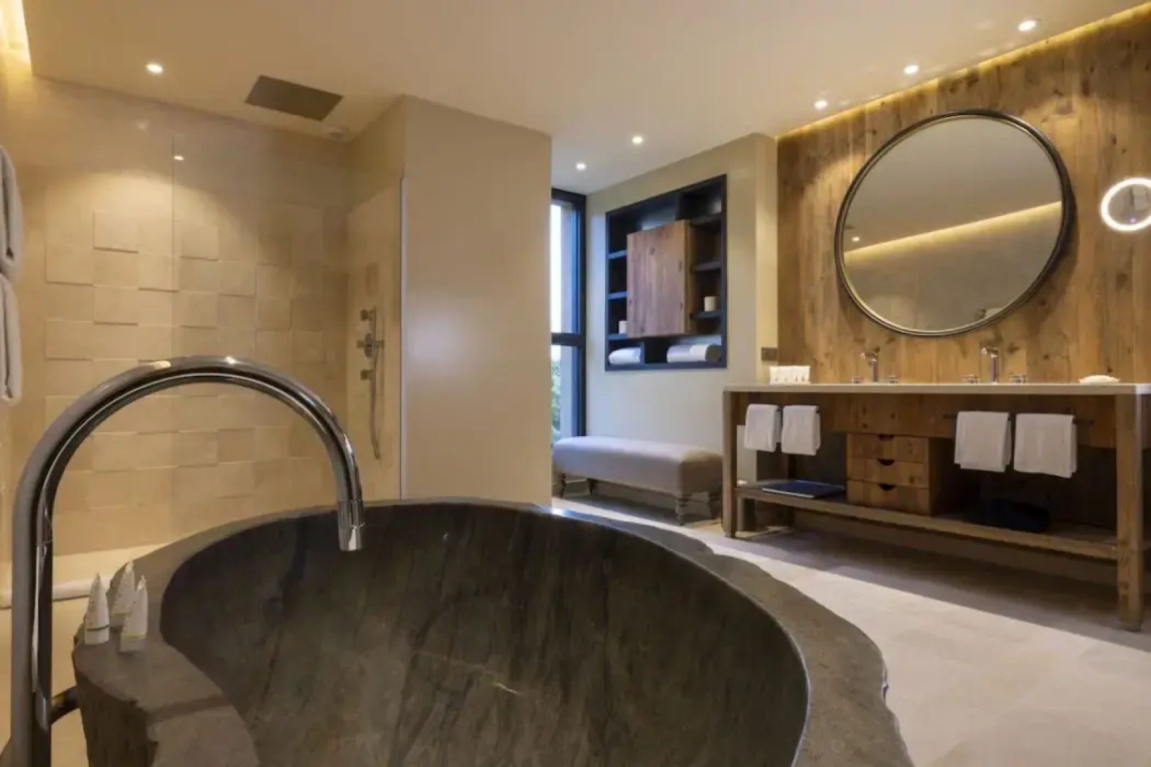 Les Regalia Hotel & SPA