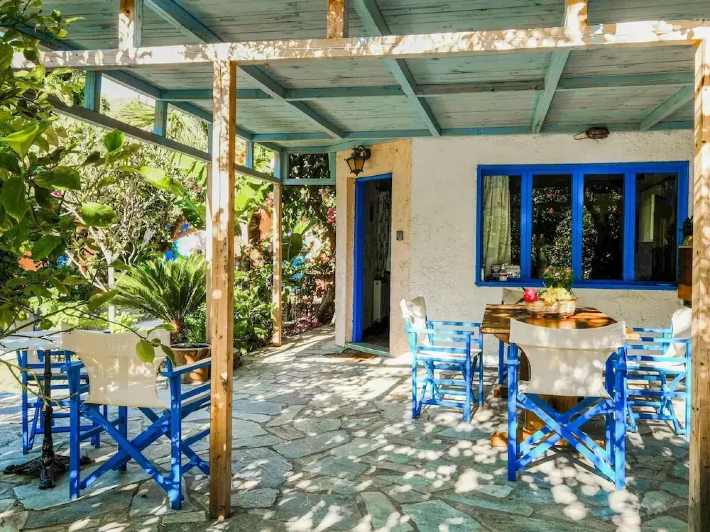 Aesthetic Holiday Home in Palaiochora near Sea Beach