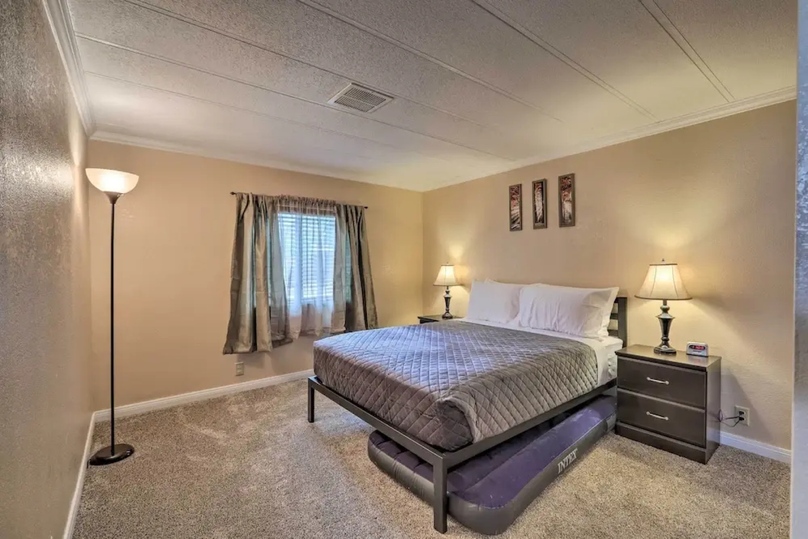 3 Mi to Lake Powell: Page Home w/ Patio & BBQ