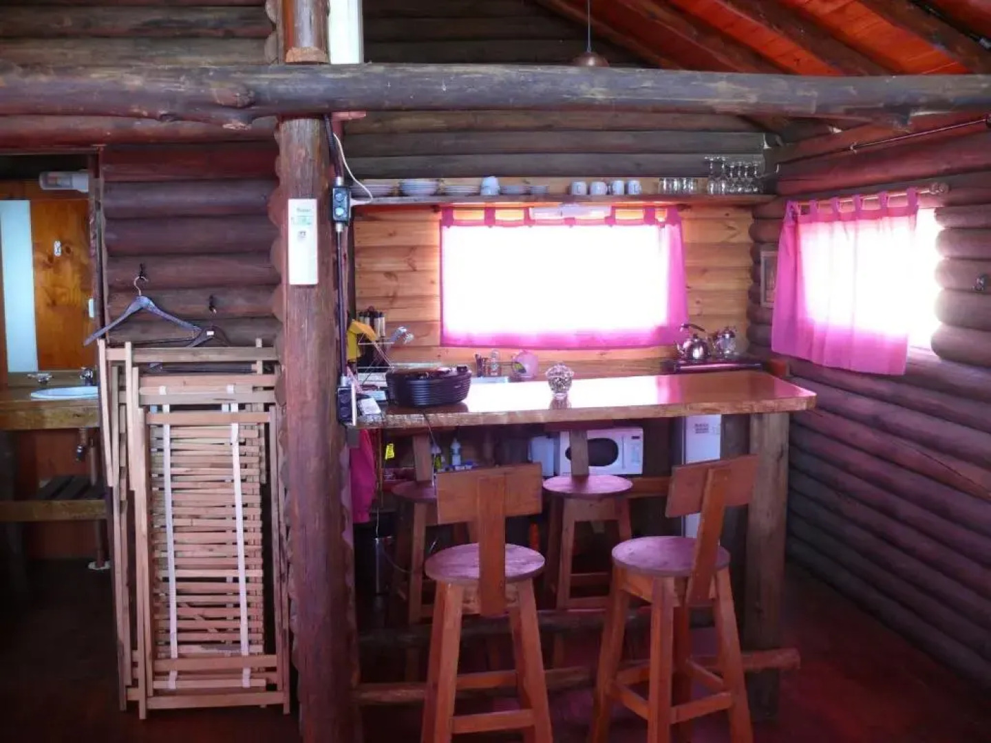 Cabanas De La Ribera