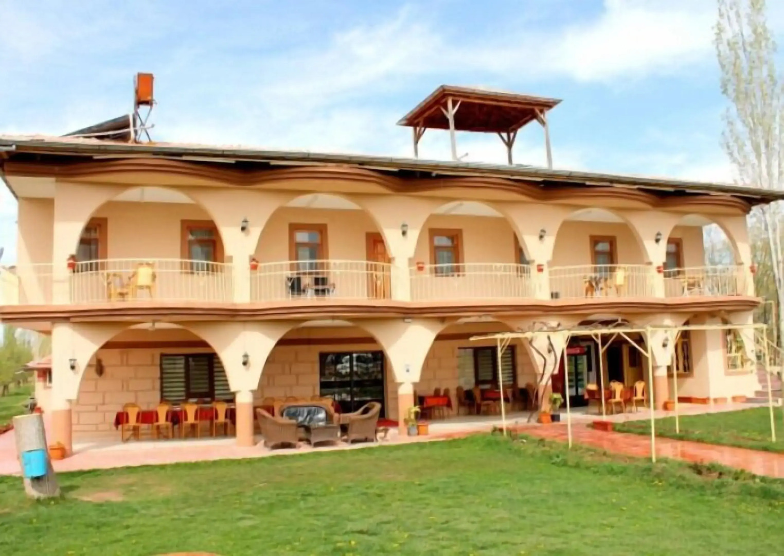 Sultan Pansion Bird Paradise