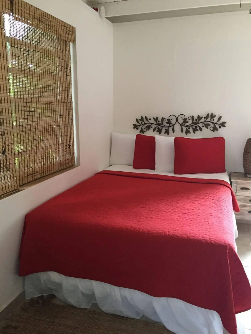 Tres Palmas Inn & Villas