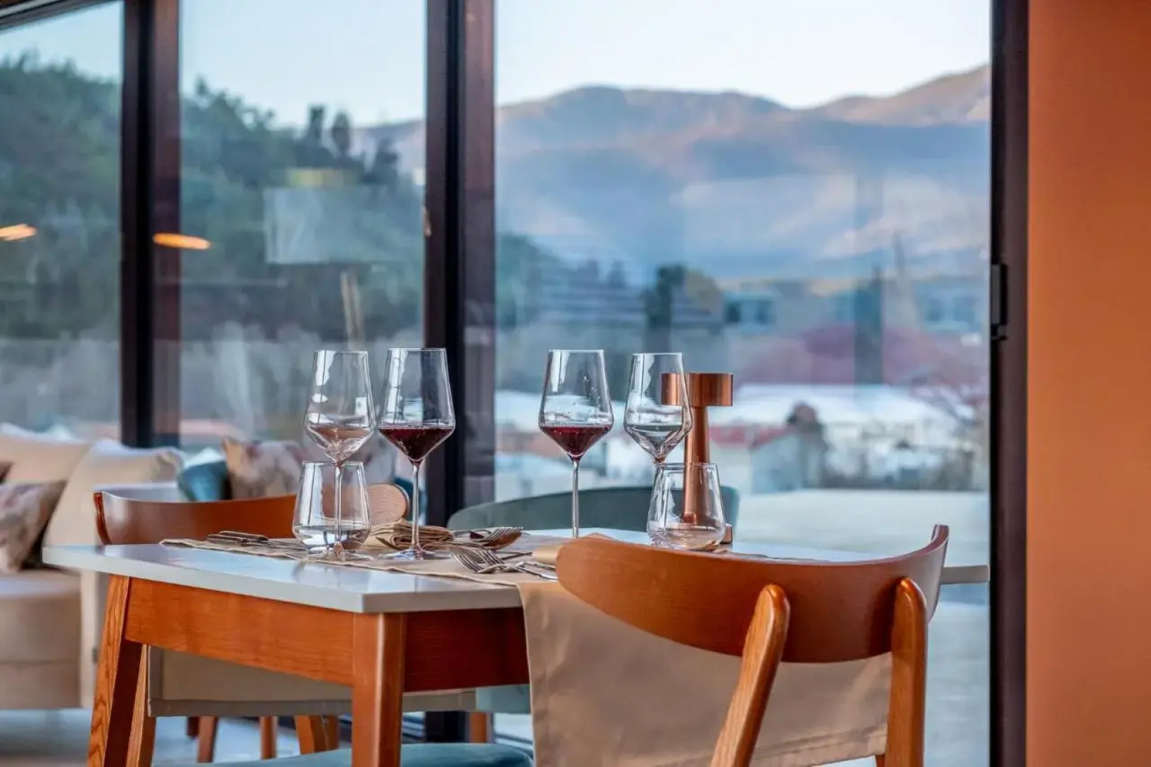 Cherry Sculpture Hotel