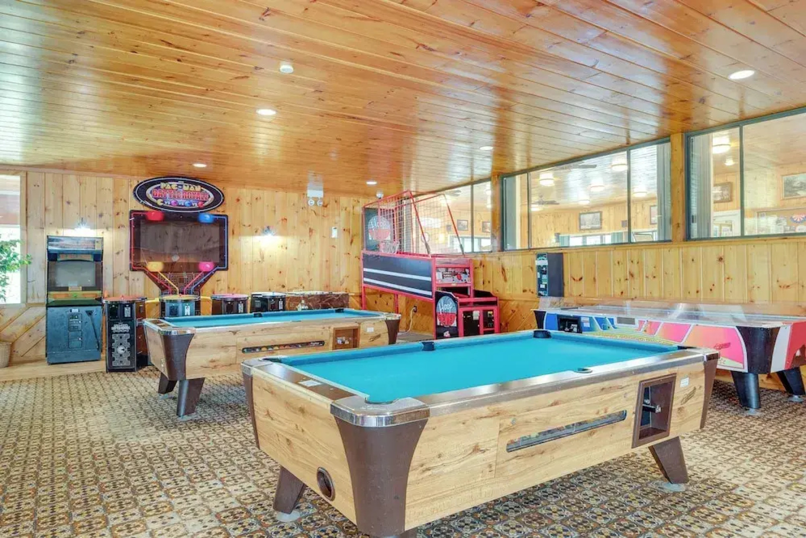 Inviting Bartlett Condo: 1 Mi to Attitash Mountain