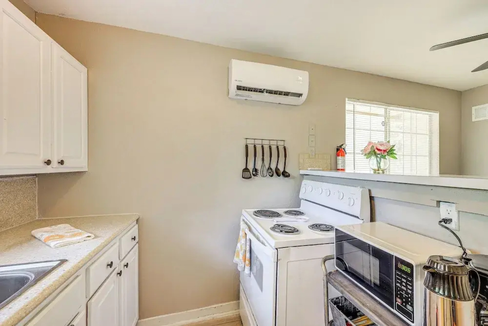 Bandera Carriage House w/ Medina River Access!