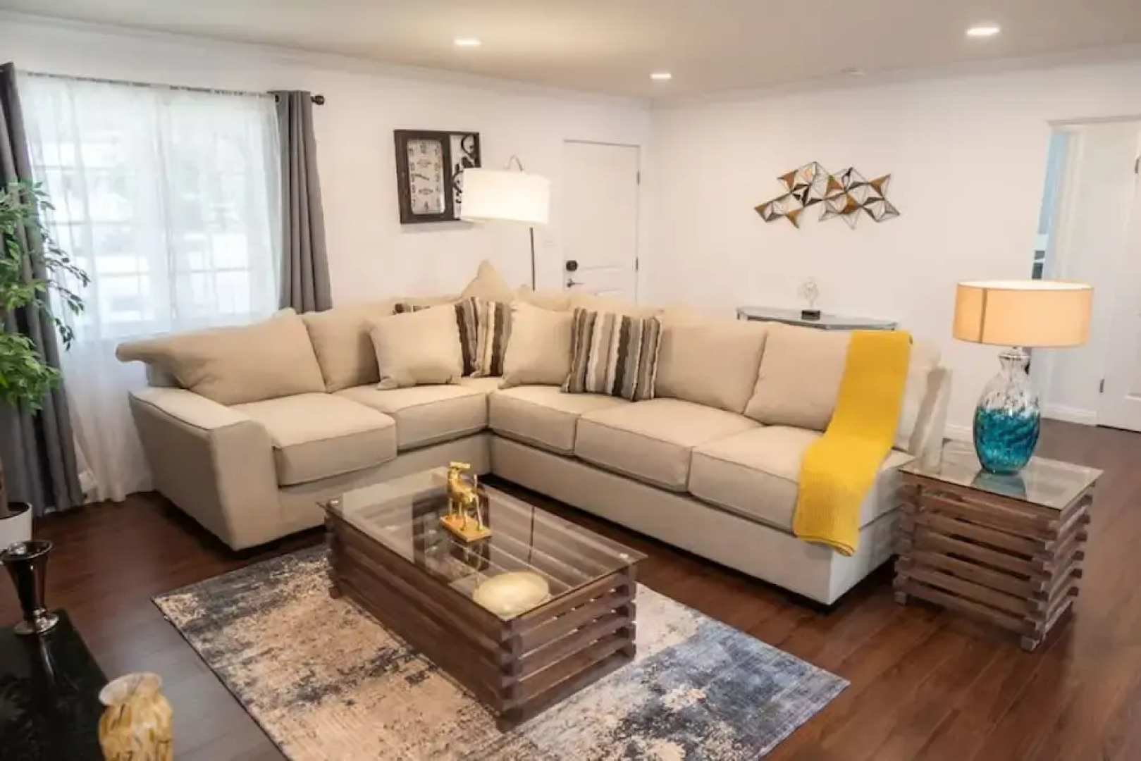 Tranquil 2BR Home in Beautiful Neighborhood P24