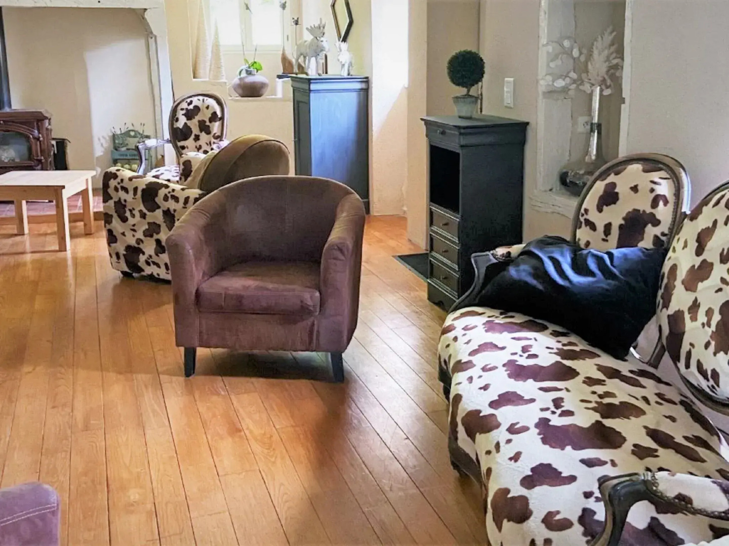 Traditional holiday home in Altillac with private pool