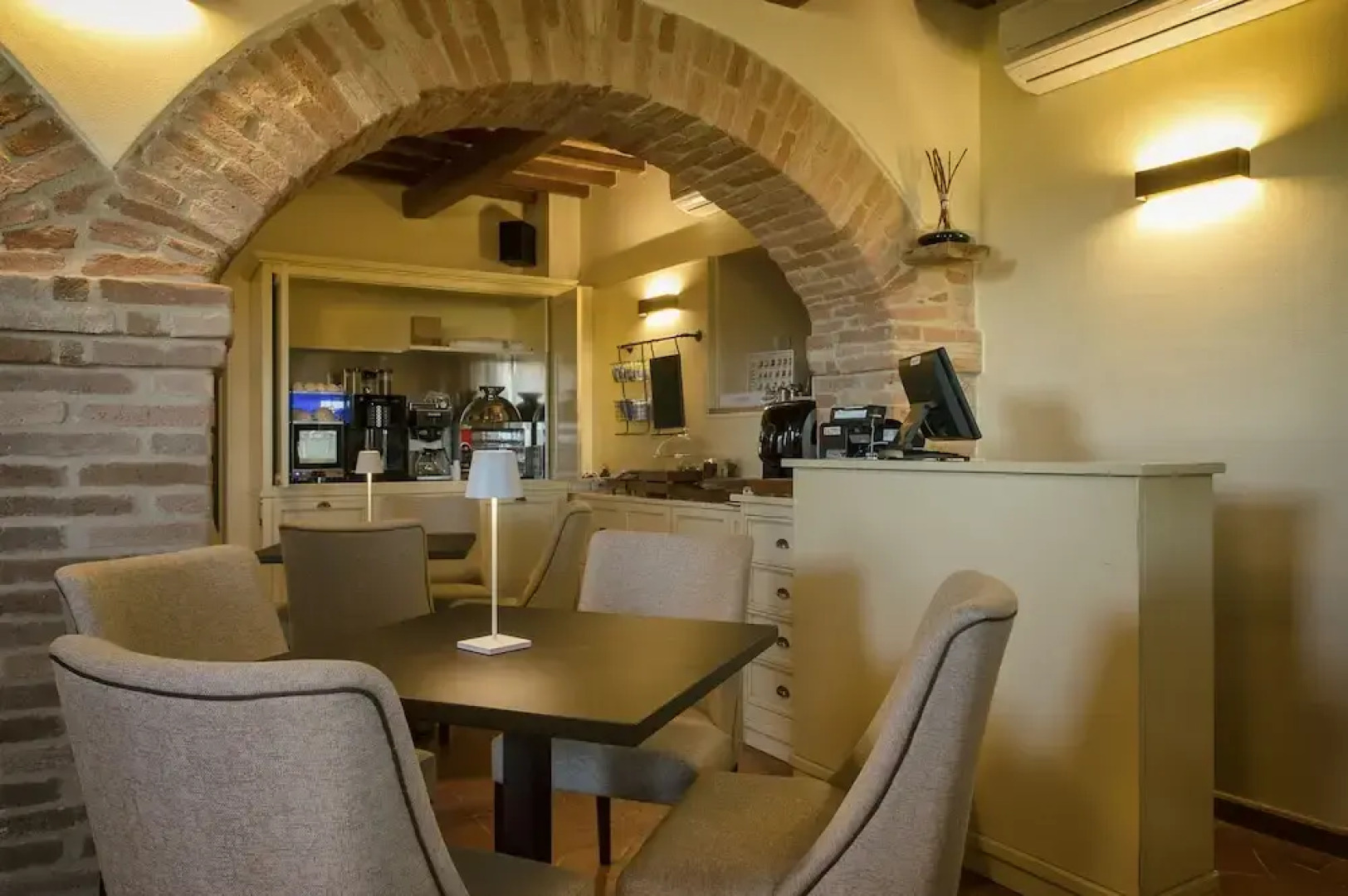 Borgo Sant'Apollinare
