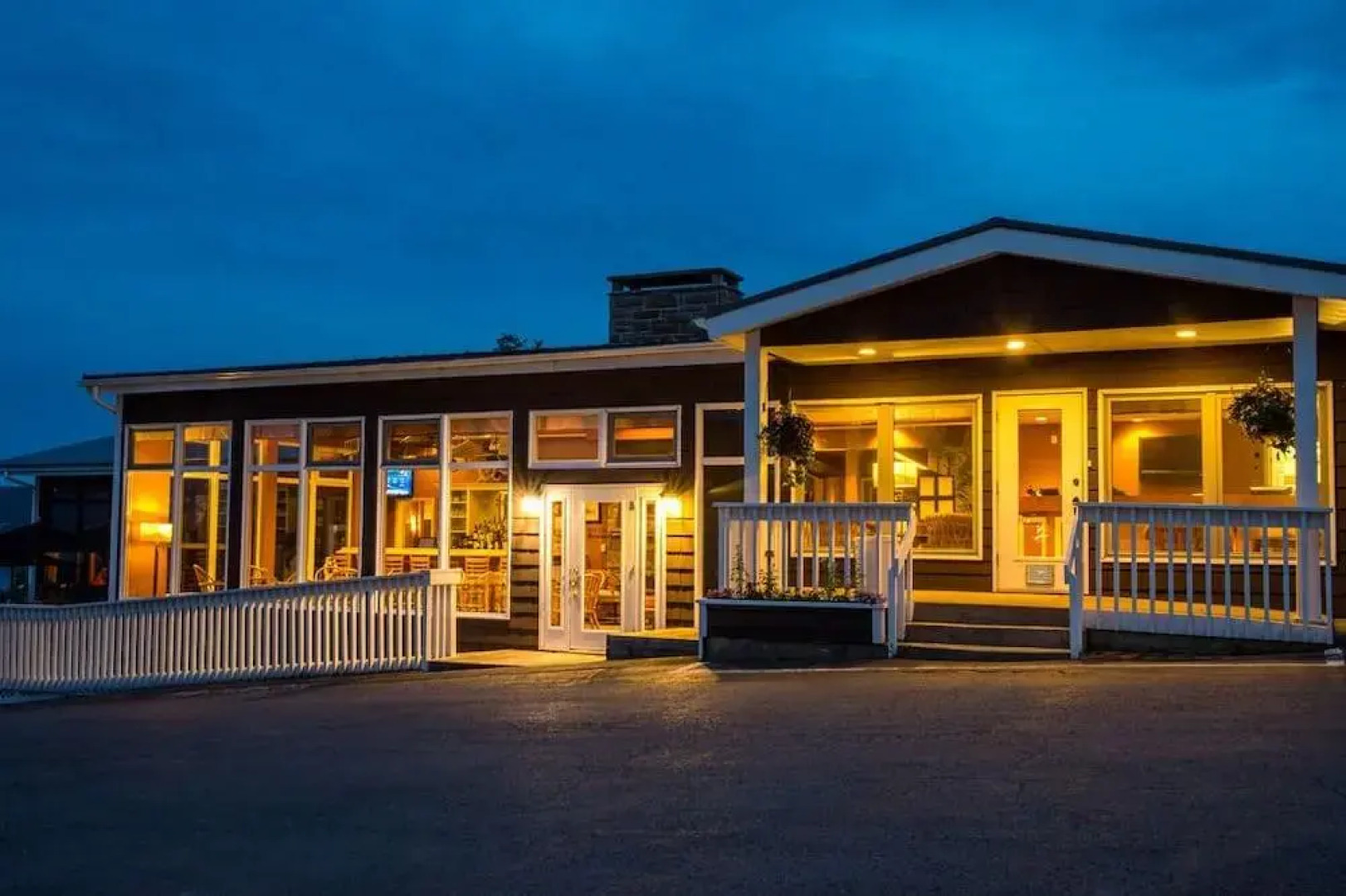 Silver Dart Lodge & Macneil House Suites