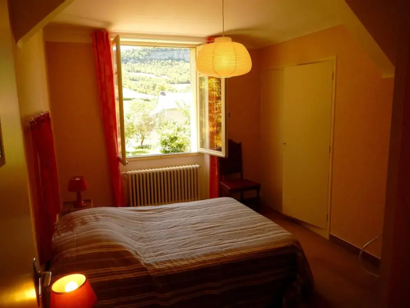 House With 6 Bedrooms in Banassac, With Wonderful Mountain View and En