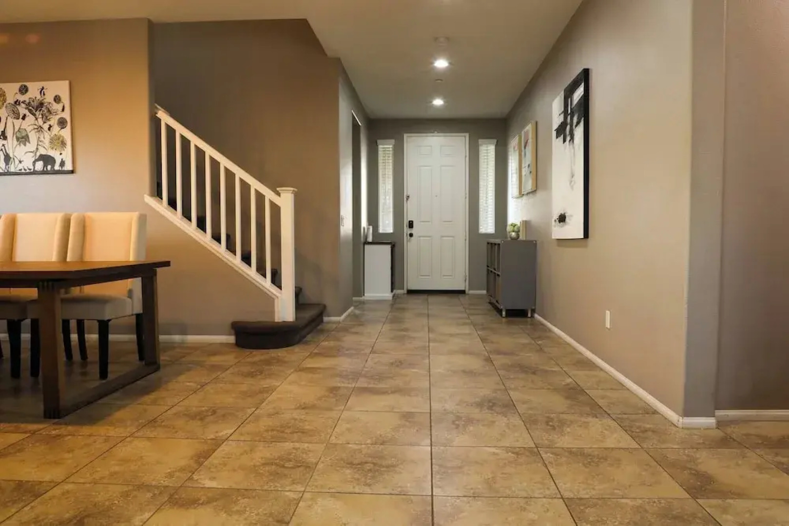 Cheerful 4 Bedroom Entire House Lots Of Open Space