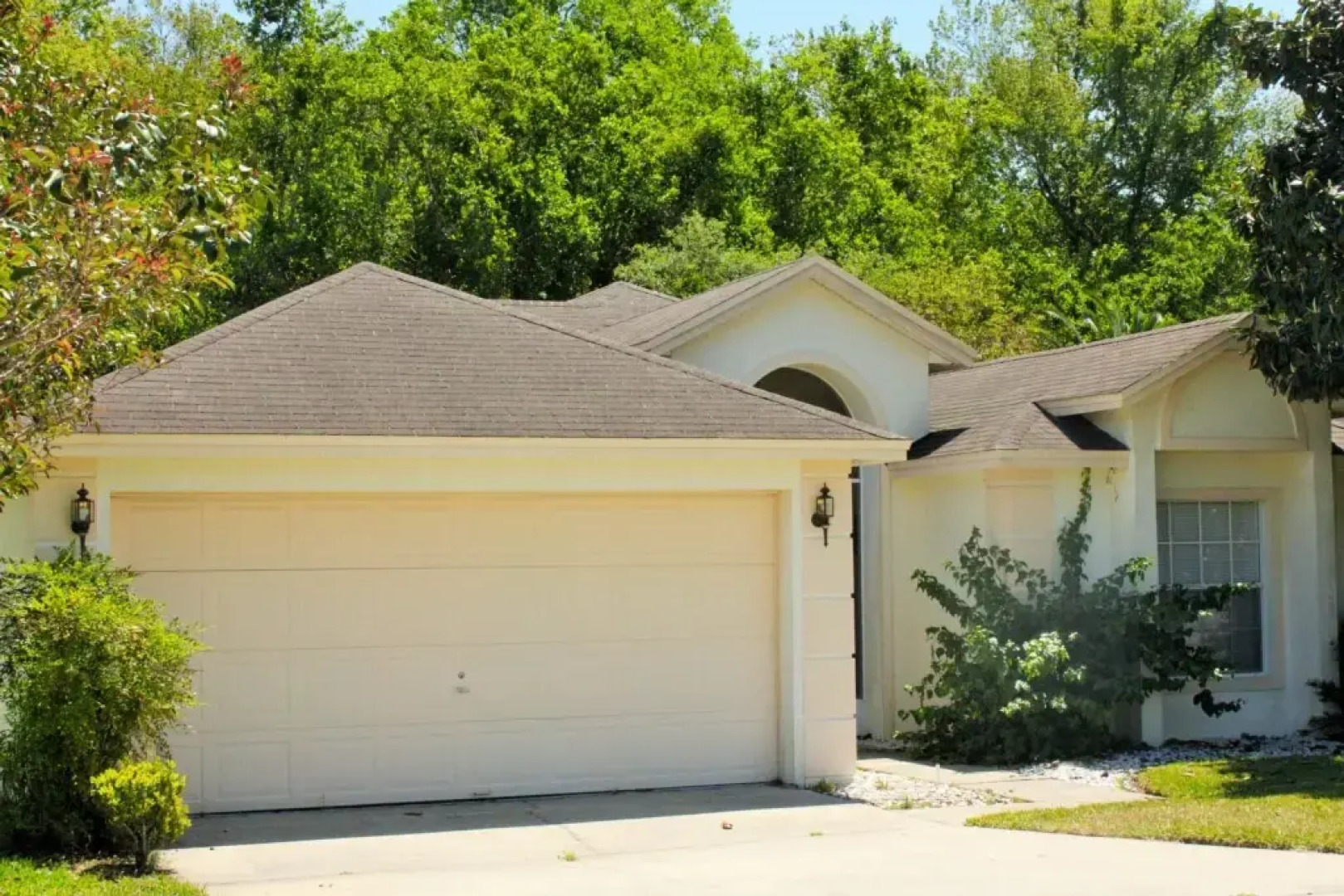 PCE326PD - 3 beds pool home - Privacy fence