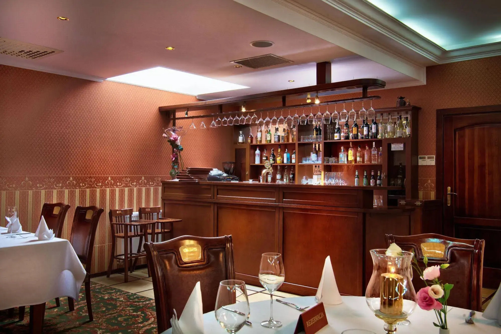 Hotel Dworek Tryumf Dąbrowscy Spółka Jawna