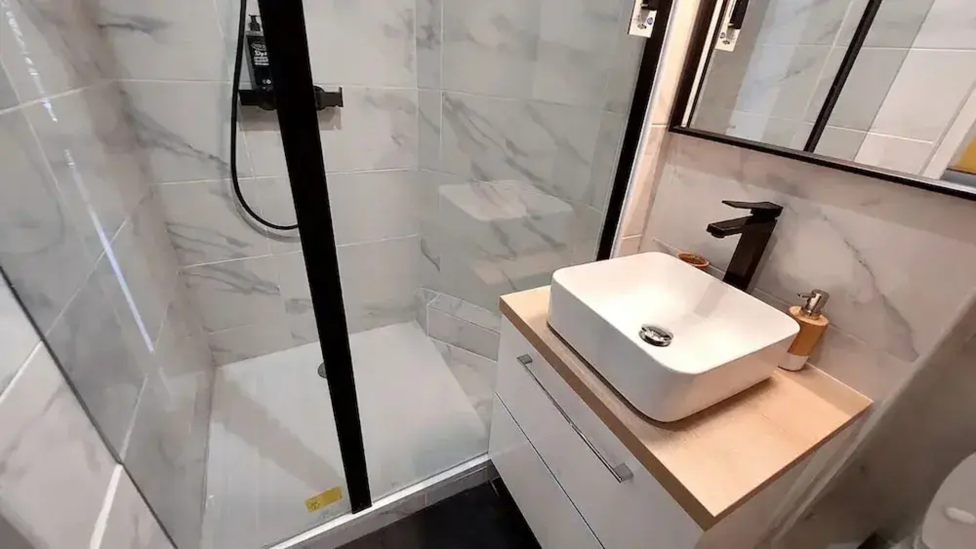 Brand New 1BR flat - Paris 13ième & Orly