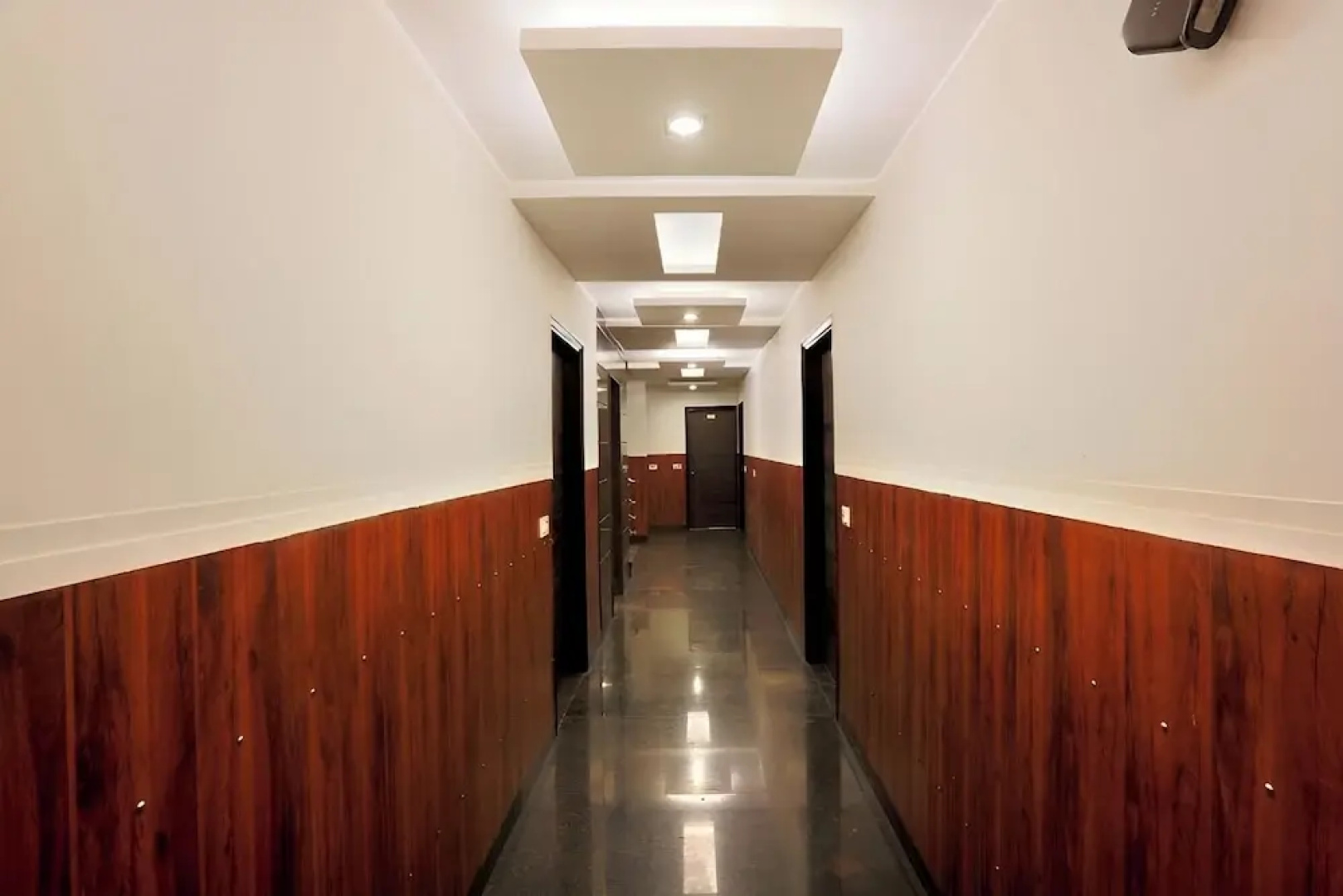 Hotel Anand Lok Inn Mahipalpur, IGI Delhi Airport