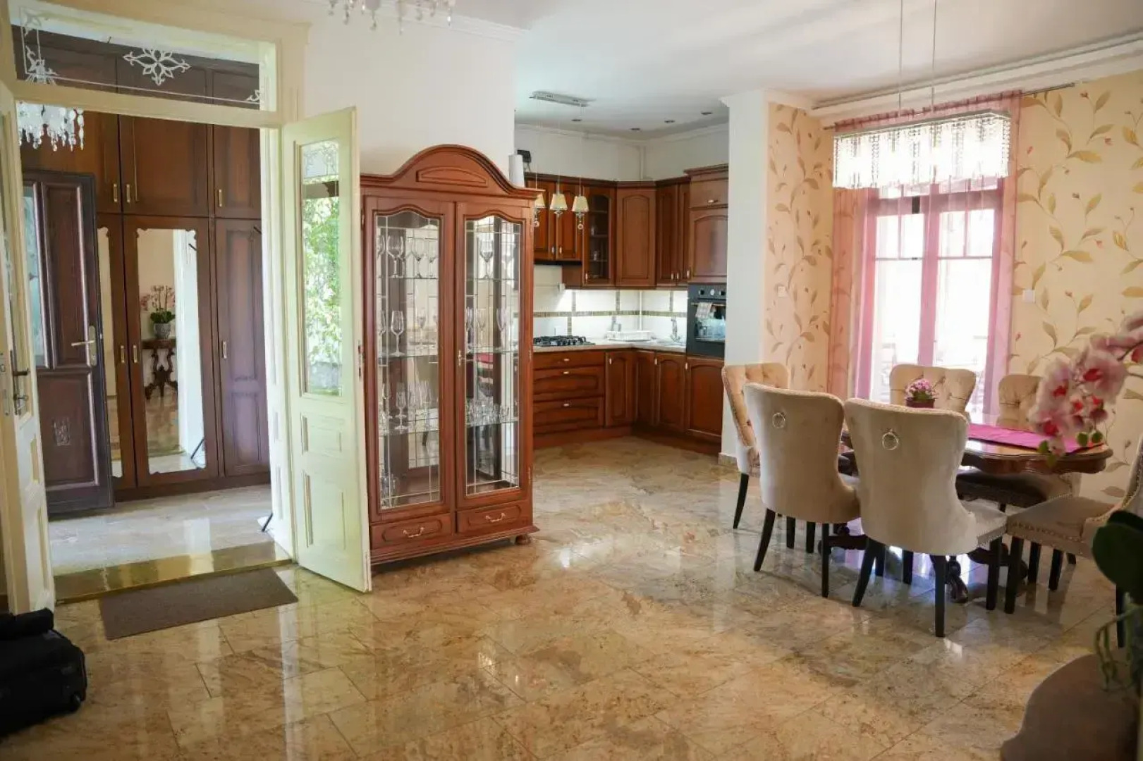 Varkert Deluxe Apartmanhaz