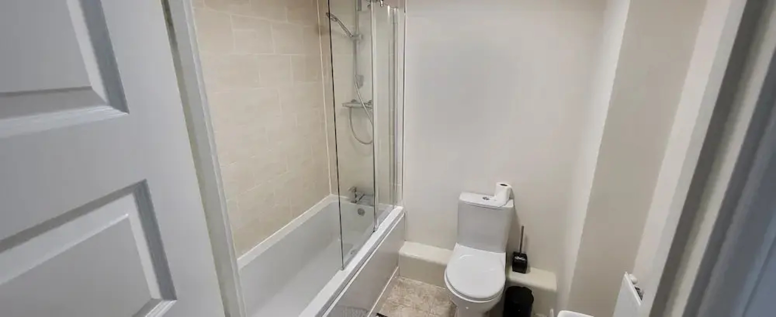 Inviting 6-bed House in Nuneaton