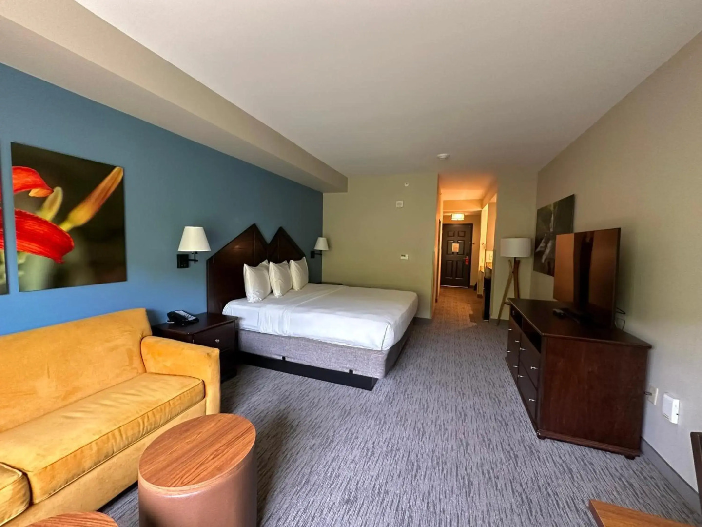 Camelback Lodge & Aquatopia Indoor Waterpark