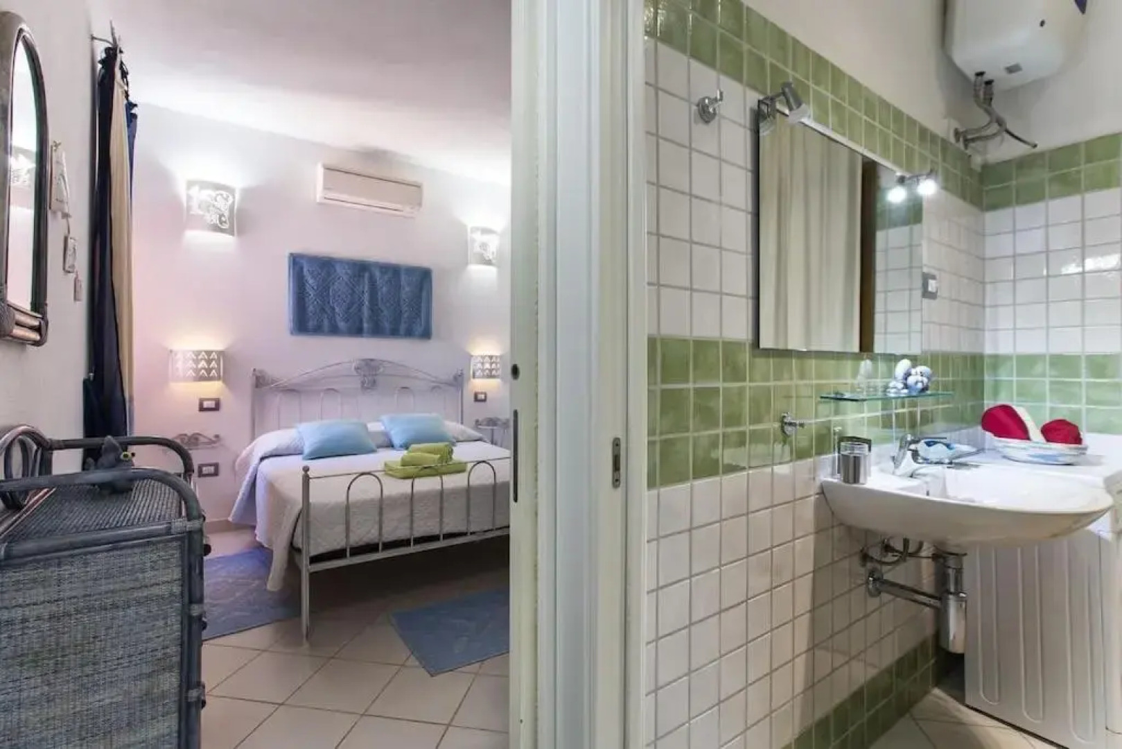 Torre dei Corsari vista mare con terrazza spiaggia sotto casa per 5 persone