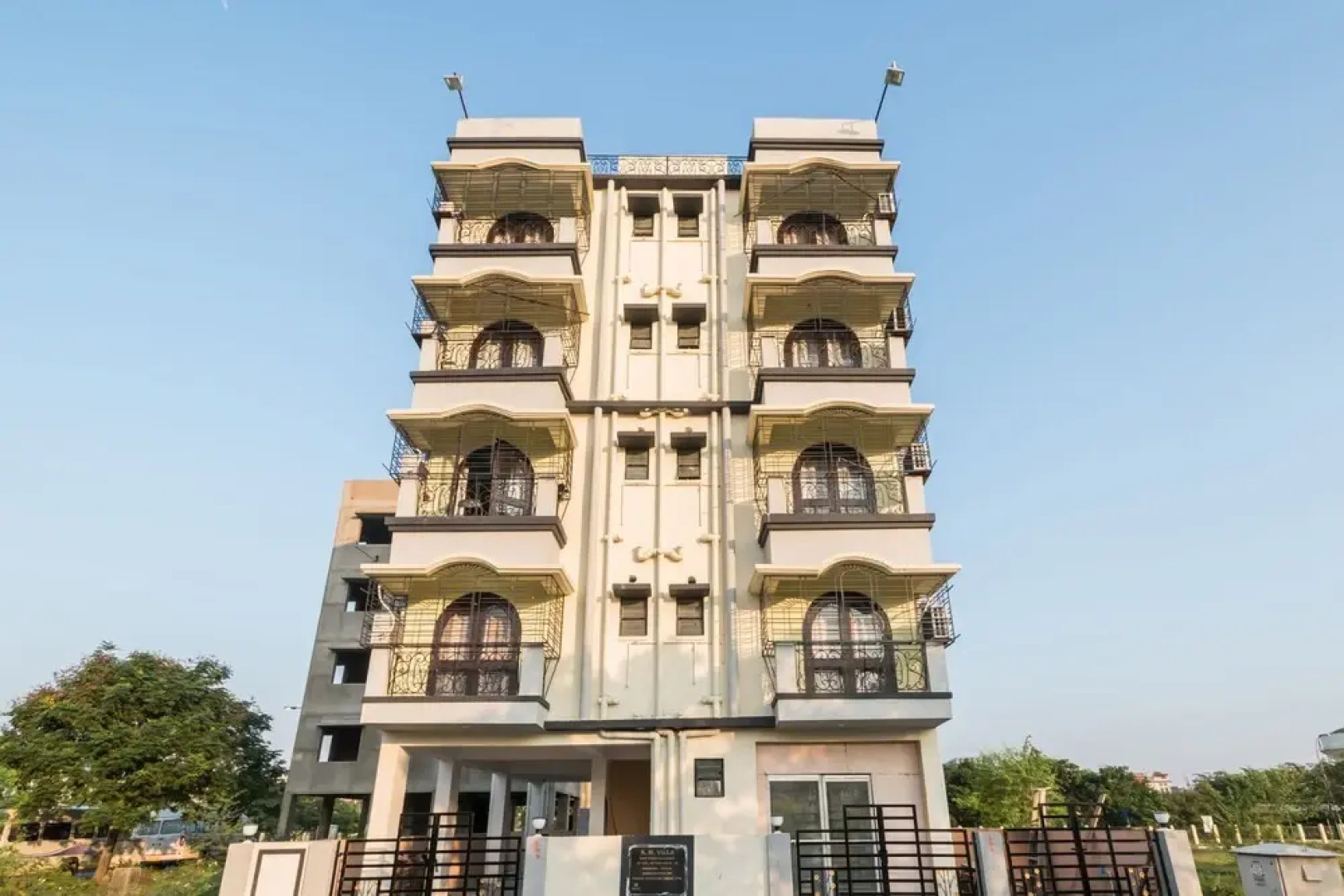 Bellanzo Guest House By OYO Rooms