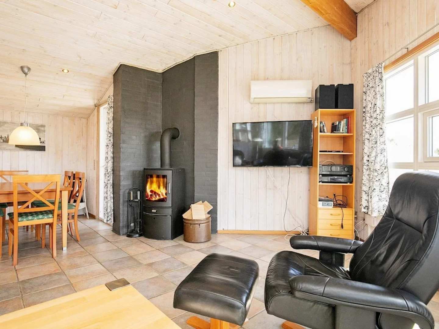 Cozy Holiday Home in Vejers Strand With Whirlpool