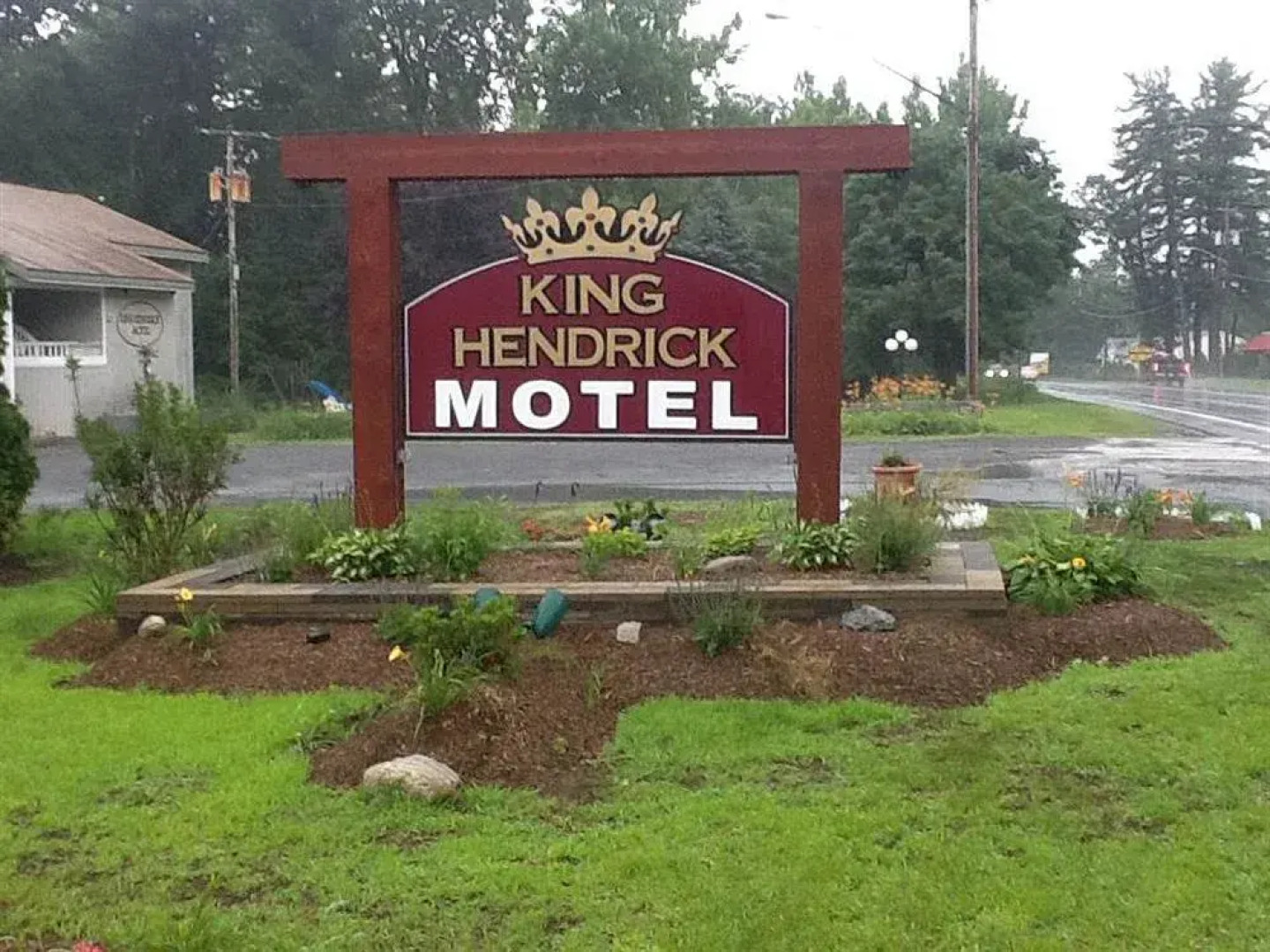 King Hendrick Motel