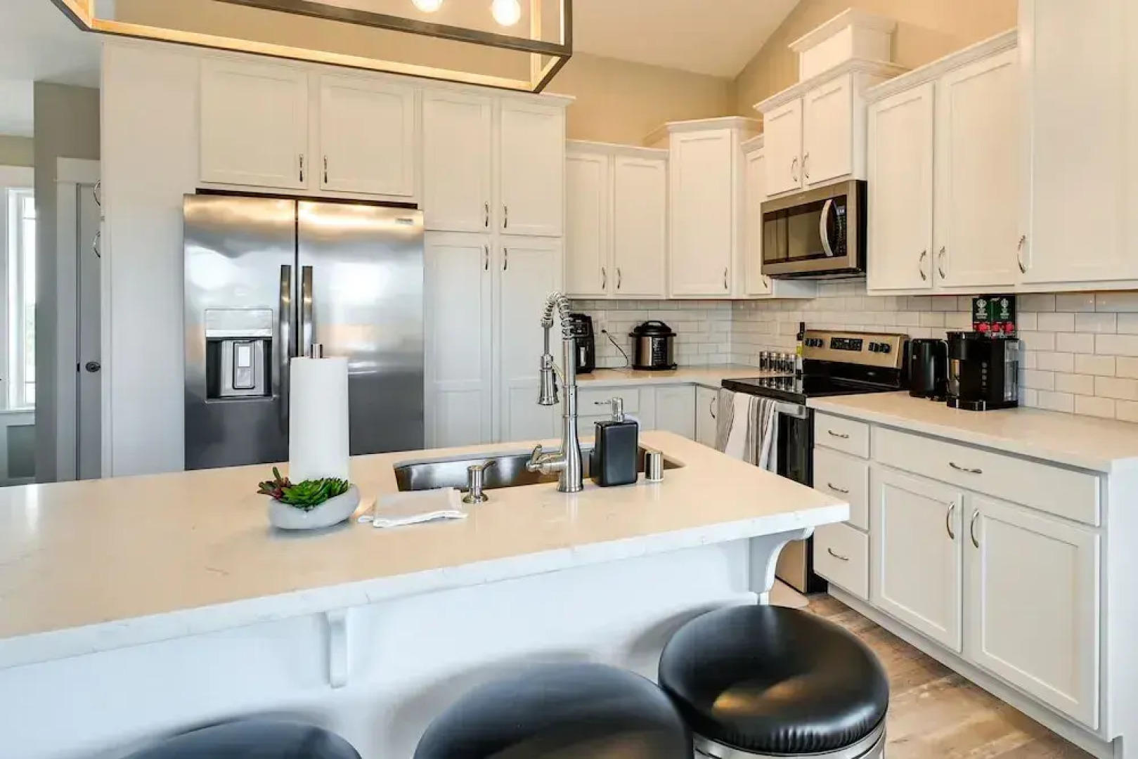 Ocean Shores Home w/ Game Room - Walk to Beaches!