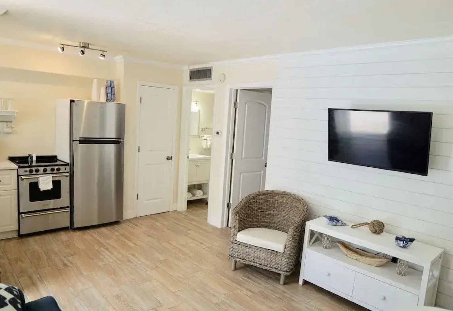 The Molloy - A Boutique Beach Resort