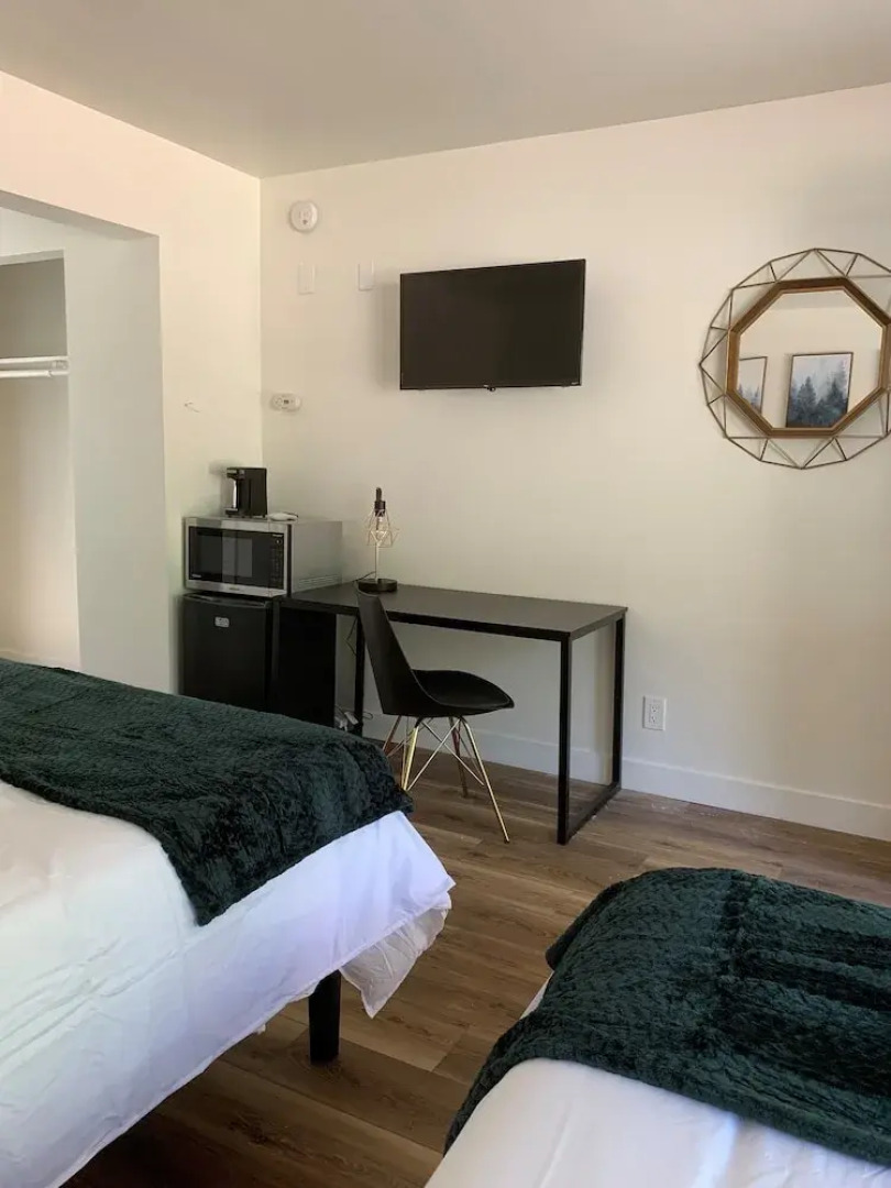 Sierra Inn on the River