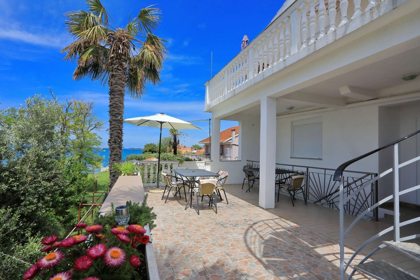 Room Aleksandra - 10 m from sea: R7 Bibinje, Zadar riviera