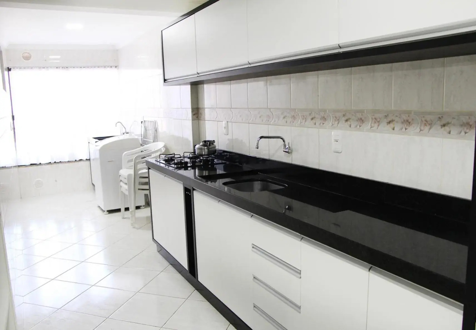 Belíssimo Apto Frente Avenida