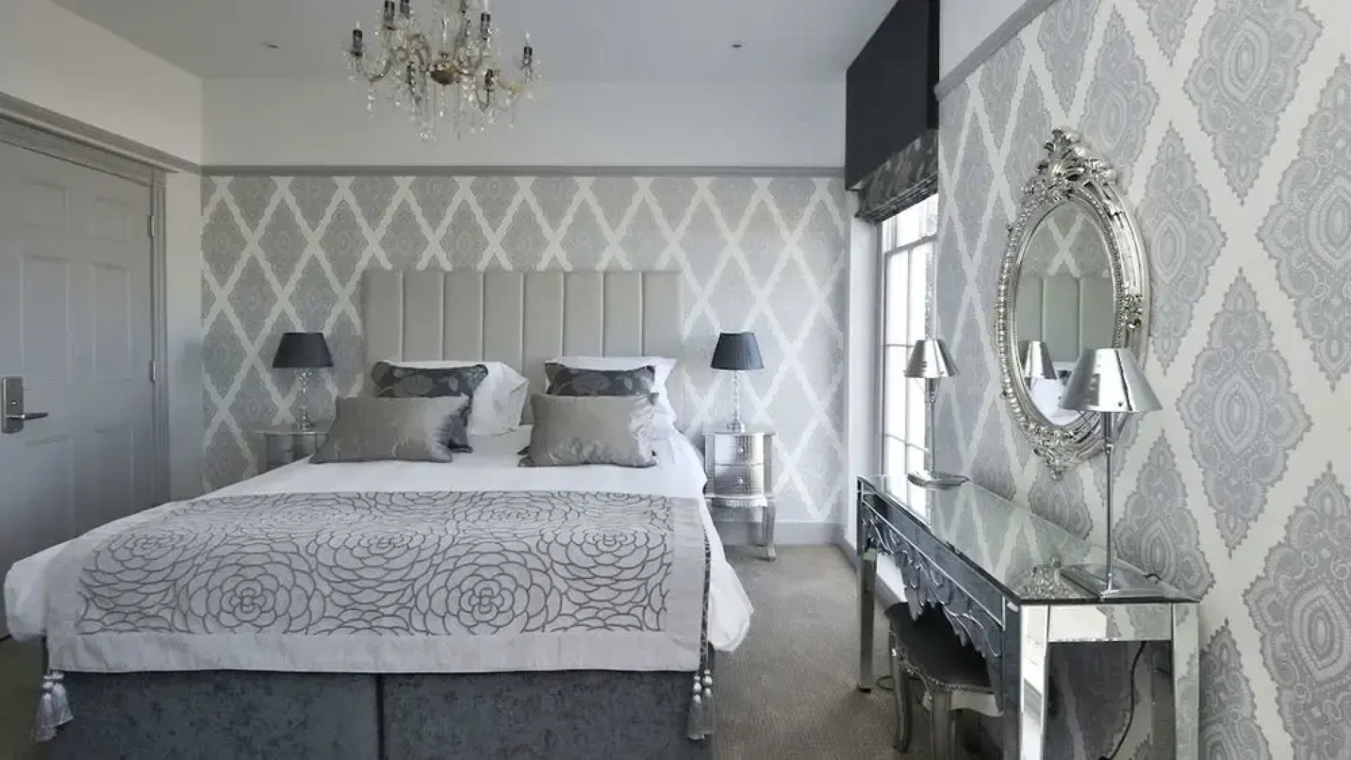 The Victoria Crescent Hotel